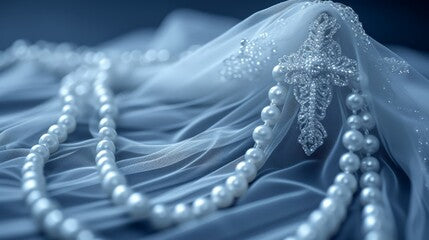 The Versatility of Mother of Pearl Necklaces_pic1