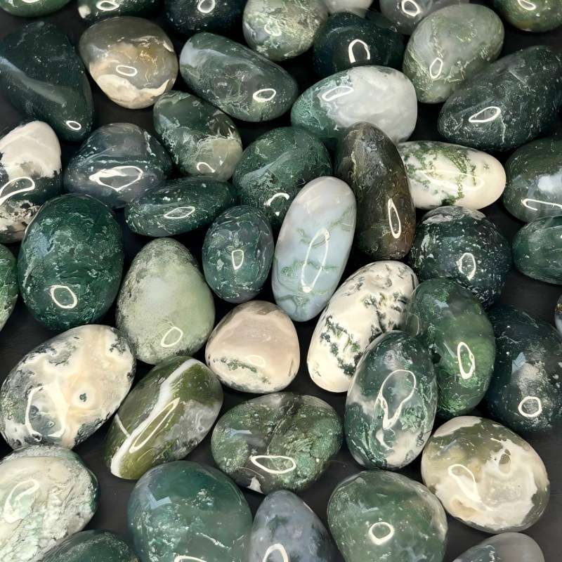 Top 5 Benefits of Wearing Moss Agate