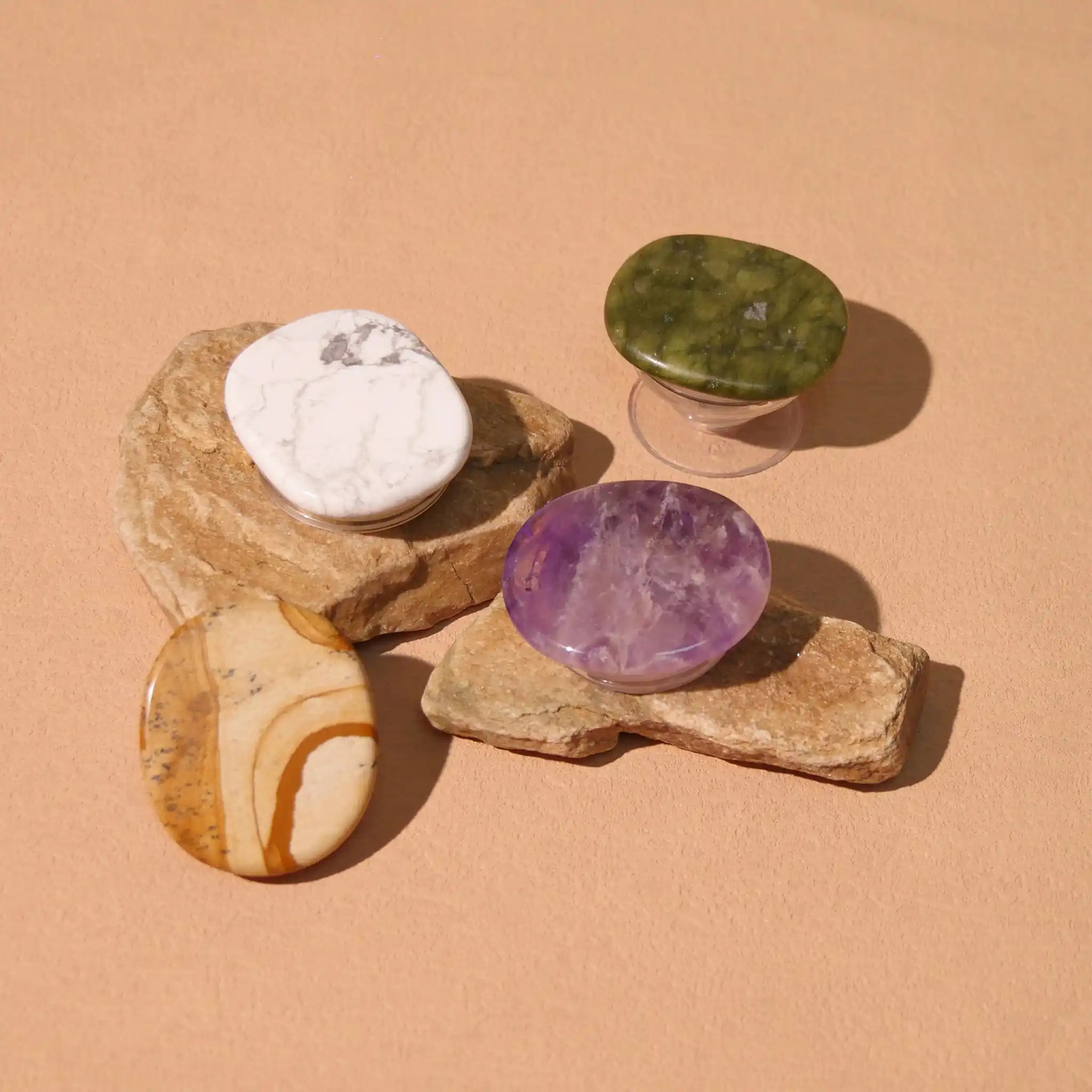 Carry_On_Luck_Phone_Stand_Sukoro_007