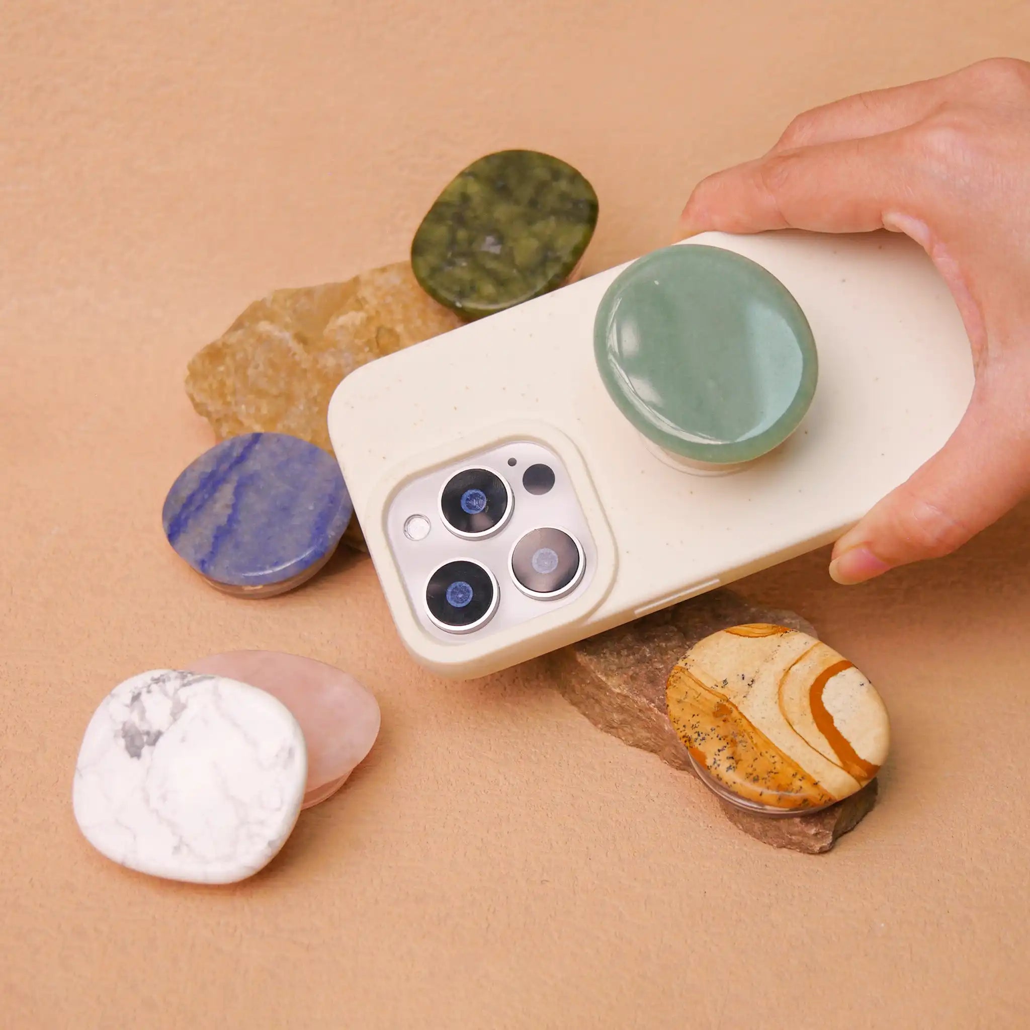 Carry_On_Luck_Phone_Stand_Sukoro_009